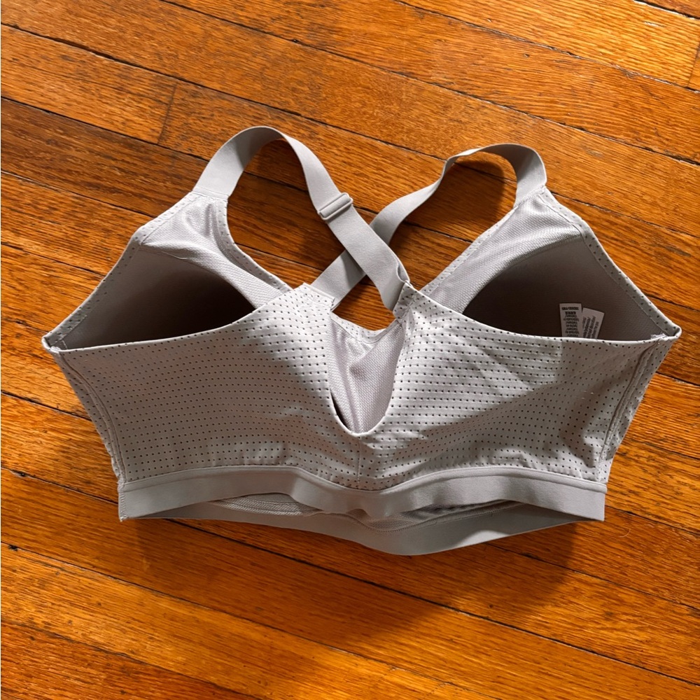 Victoria’s Secret high support sports bra size 38dd - Picture 2 of 3